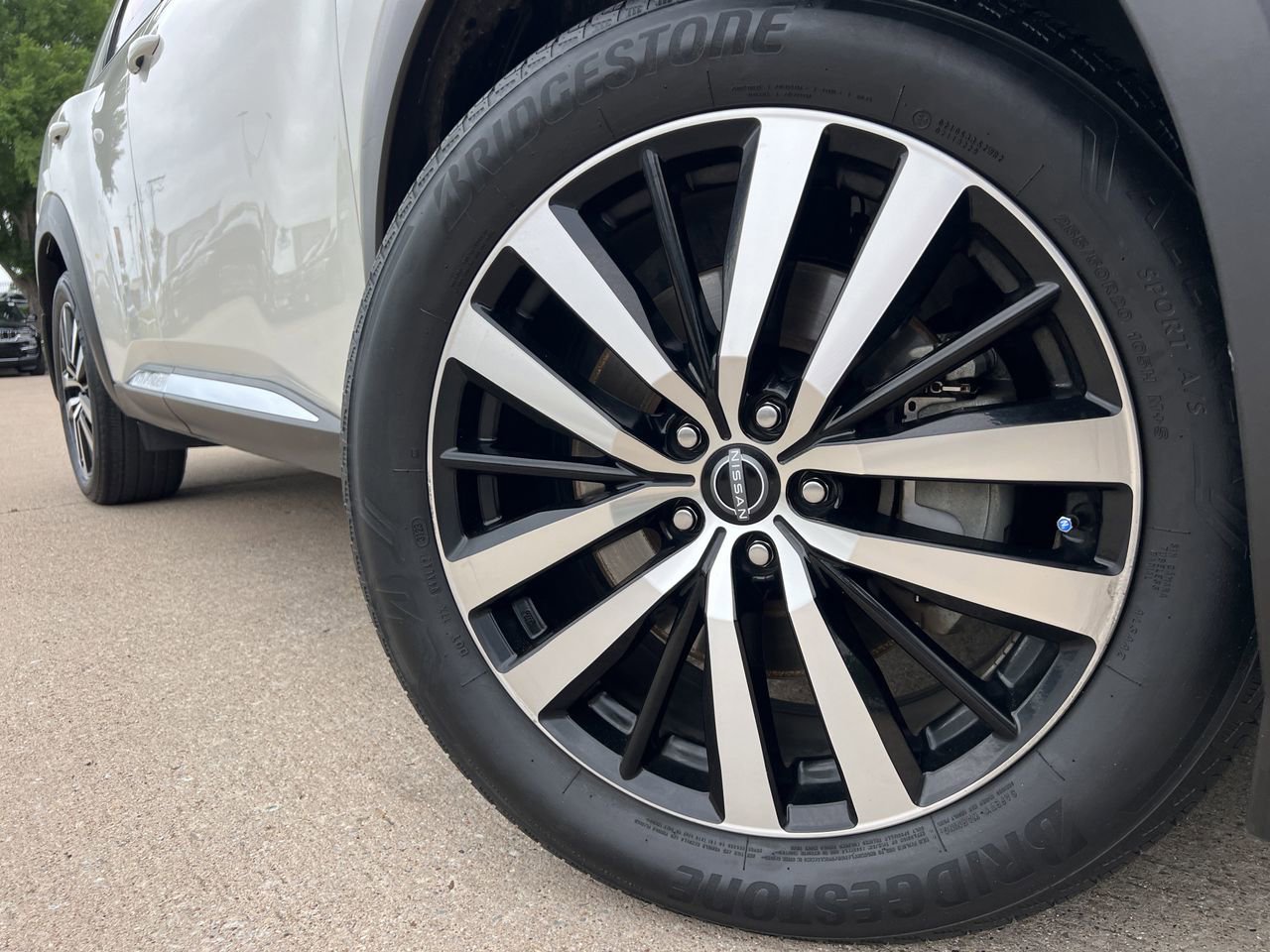 Certified 2024 Nissan Pathfinder Platinum FWD image 6
