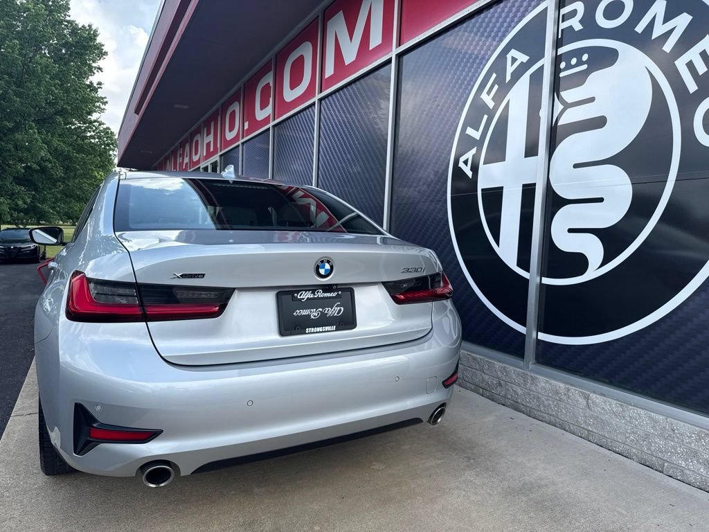 Used 2019 BMW 330i xDrive Sedan w/ Driving Assistance Package AWD/4WD image 12