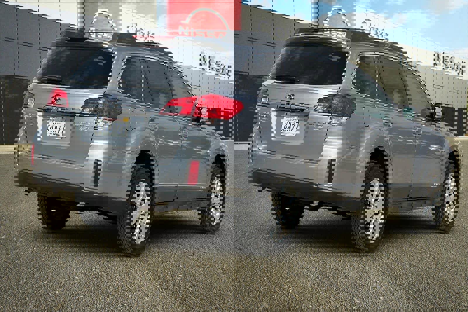 Used 2010 Subaru Outback 2.5i Premium image 3
