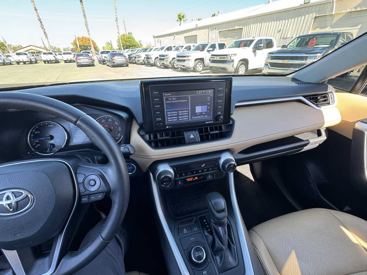 Used 2020 Toyota RAV4 XLE w/ Convenience Package AWD/4WD image 27