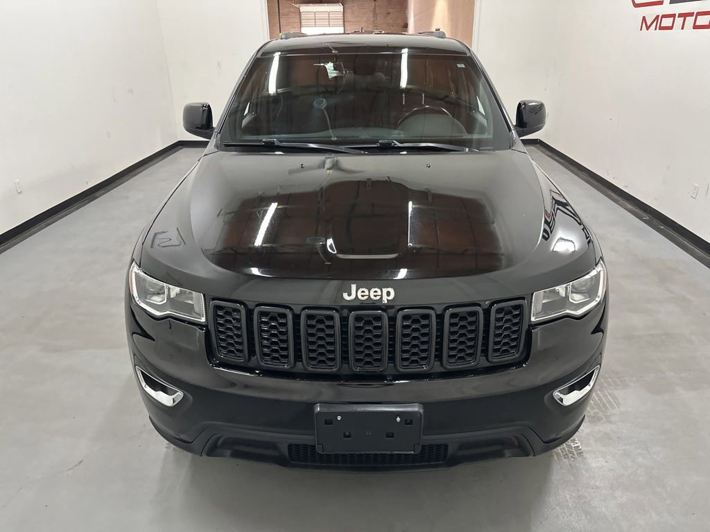 Used 2020 Jeep Grand Cherokee Laredo AWD/4WD image 3