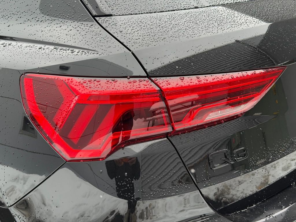 New 2025 Audi Q3 2.0T Premium image 10