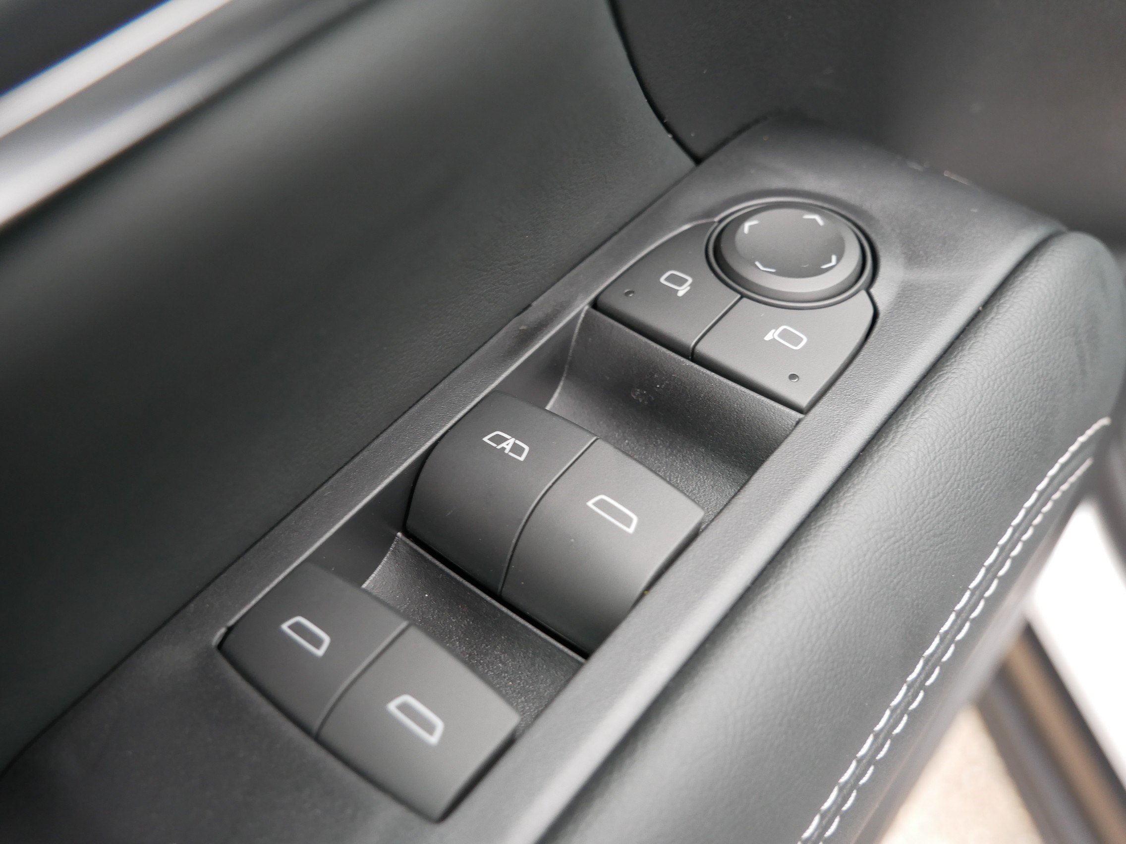 New 2027 GMC Terrain Elevation w/ Elevation Premium Package AWD/4WD image 16