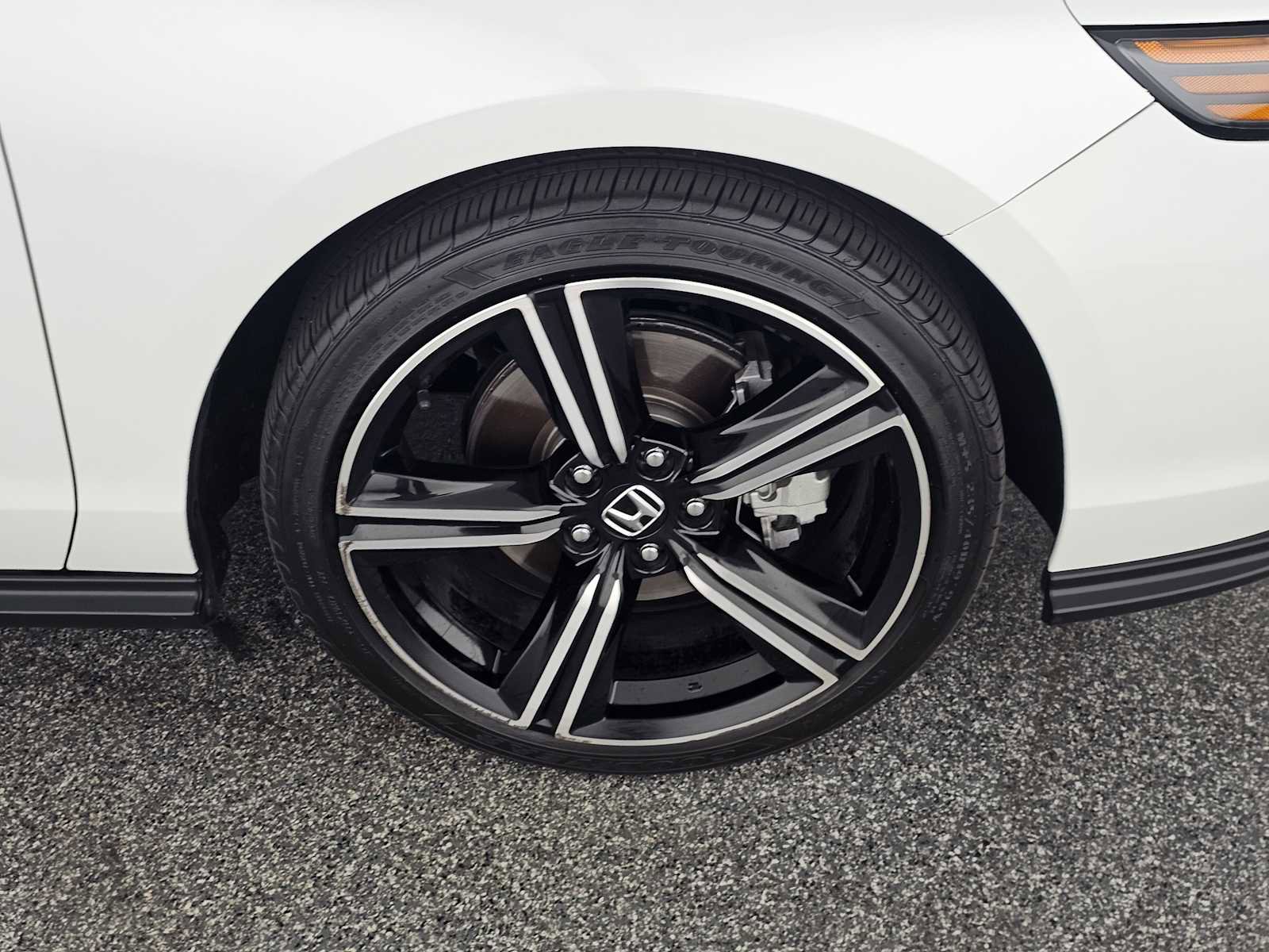 Used 2023 Honda Accord Sport image 9