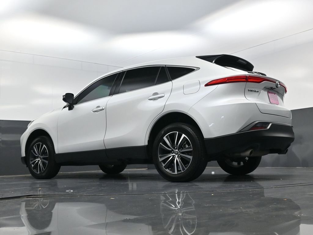 Used 2023 Toyota Venza LE image 18