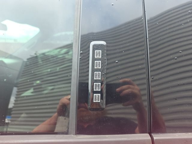 Used 2015 Ford F150 XLT AWD/4WD image 14