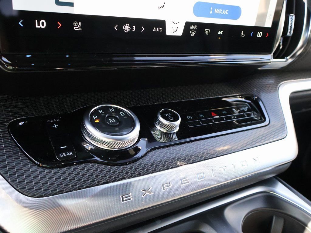 New 2025 Ford Expedition Platinum w/ Stealth Performance Package image 41