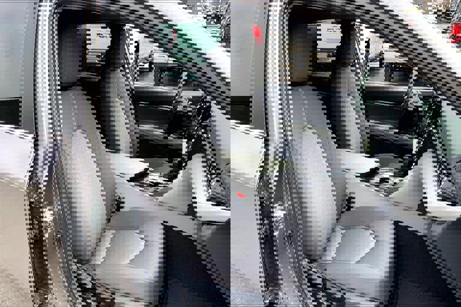 Used 2024 Toyota Camry LE image 9