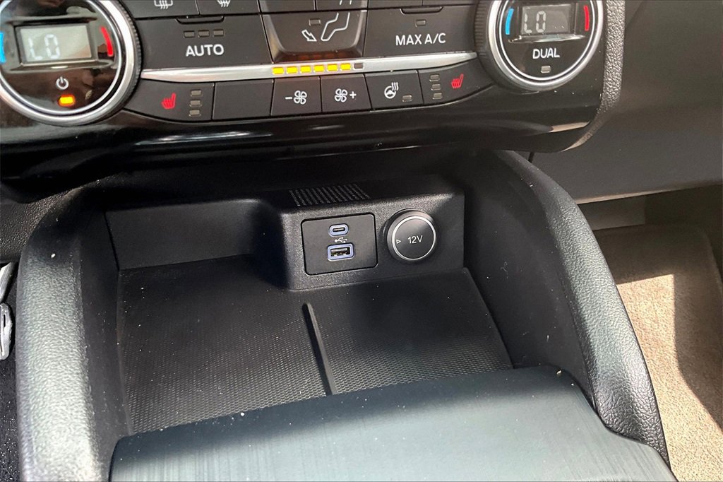 Used 2021 Ford Escape Titanium image 30