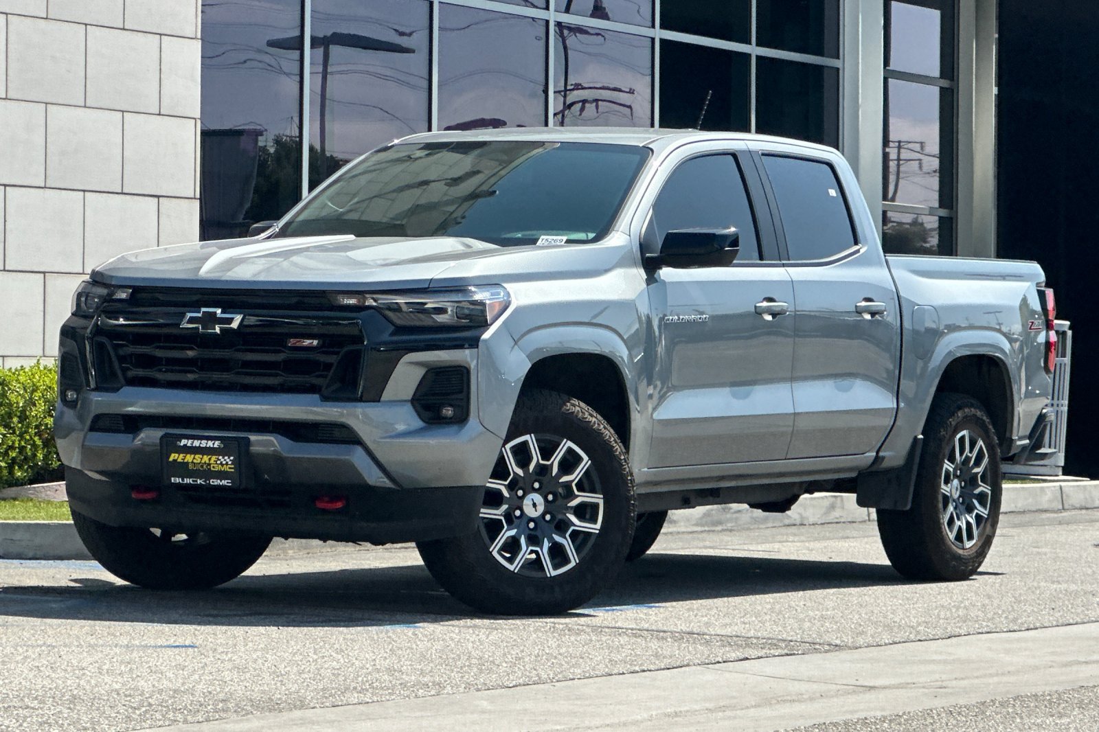 Used 2023 Chevrolet Colorado Z71 w/ Z71 Convenience Package 2 AWD/4WD image 8