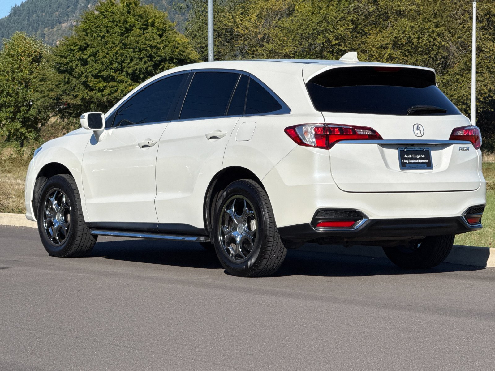 Used 2017 Acura RDX w/ Technology Package FWD image 5