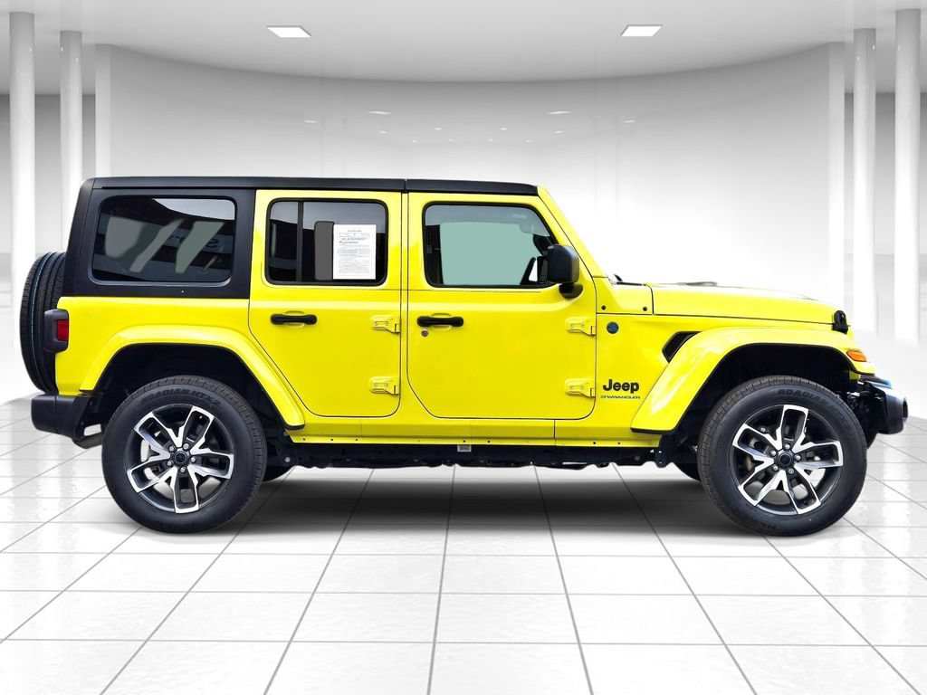 Used 2024 Jeep Wrangler Unlimited w/ Convenience Group AWD/4WD image 2