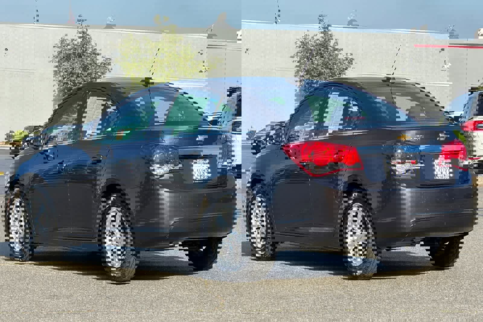 Used 2015 Chevrolet Cruze LT w/ Technology Package image 7