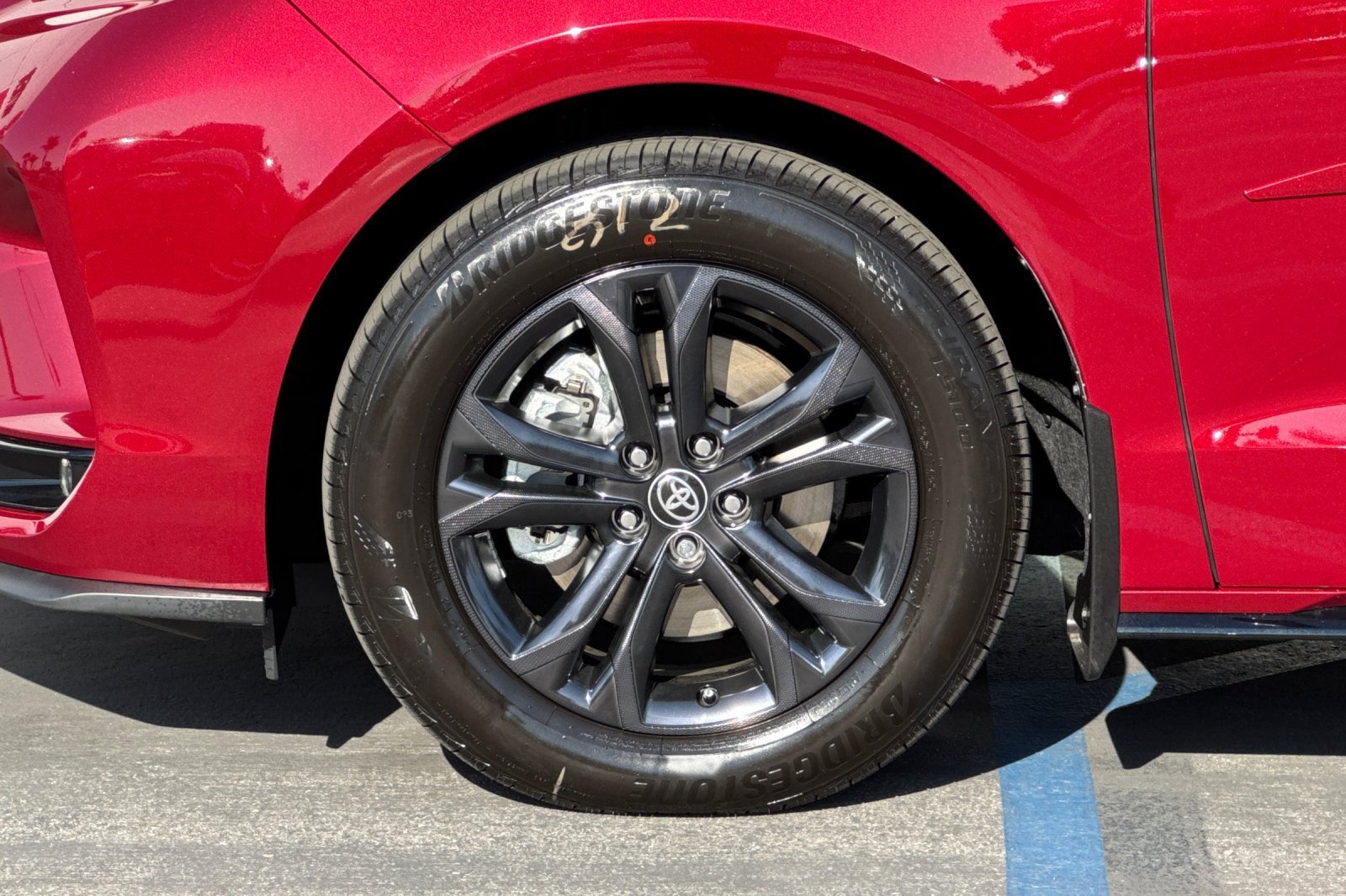 Certified 2025 Toyota Sienna XSE image 36