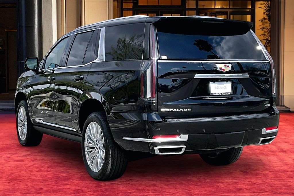 New 2026 Cadillac Escalade Luxury w/ LPO, Floor Liner Package AWD/4WD image 4