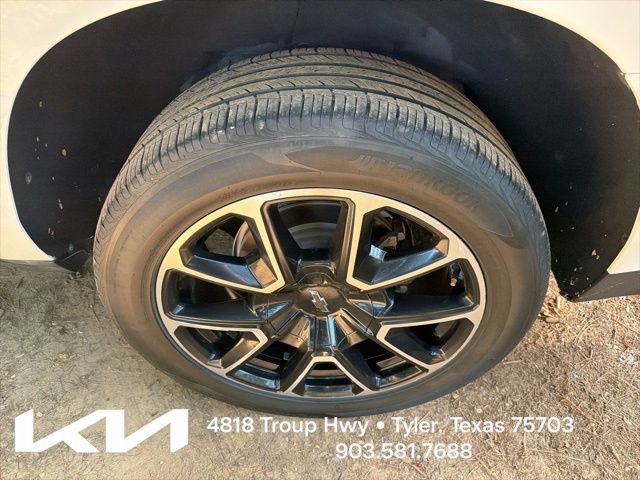 Used 2023 Chevrolet Suburban RST w/ Luxury Package RWD image 8