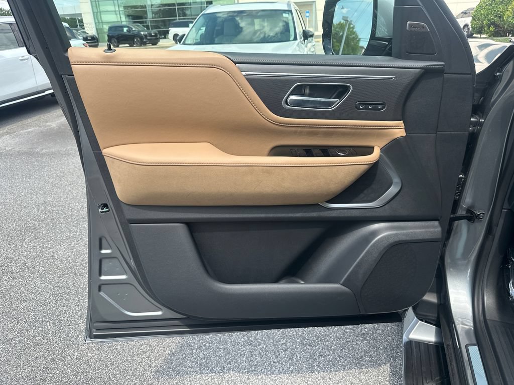 New 2027 INFINITI QX80 Luxe w/ Cargo Package RWD image 10