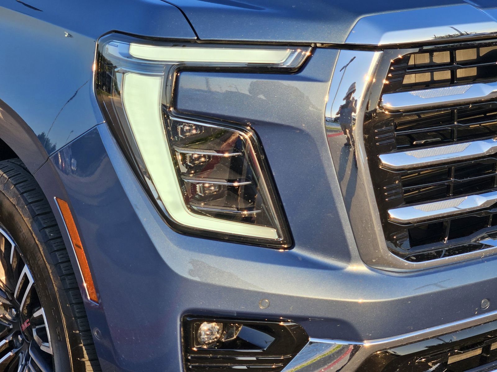 Used 2025 GMC Yukon Elevation AWD/4WD image 9