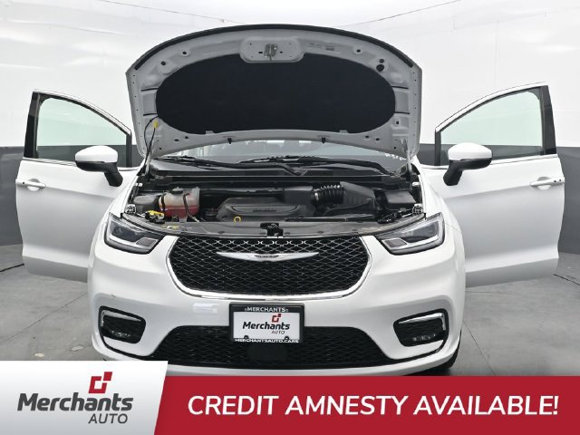 Used 2023 Chrysler Pacifica Touring-L AWD/4WD image 44