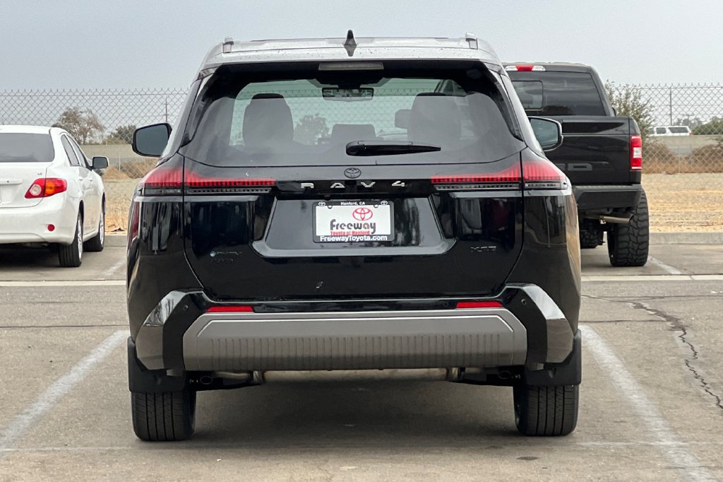 New 2026 Toyota RAV4 XSE w/ Panoramic Sun Roof Package AWD/4WD image 5