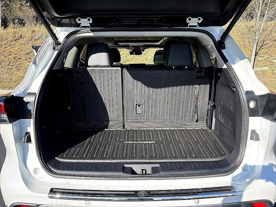 Used 2024 Toyota Highlander Platinum image 23