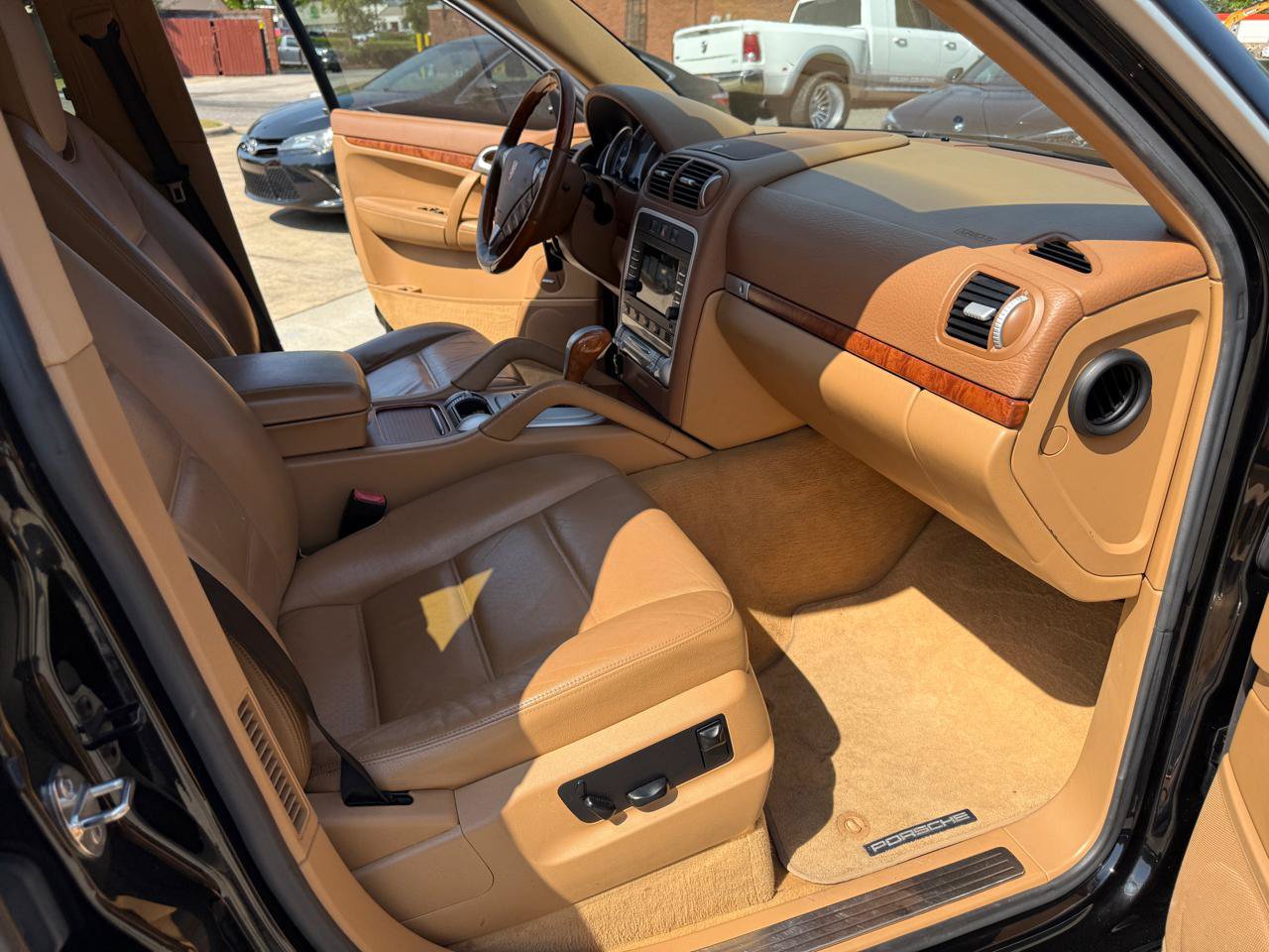 Used 2005 Porsche Cayenne S AWD/4WD image 25