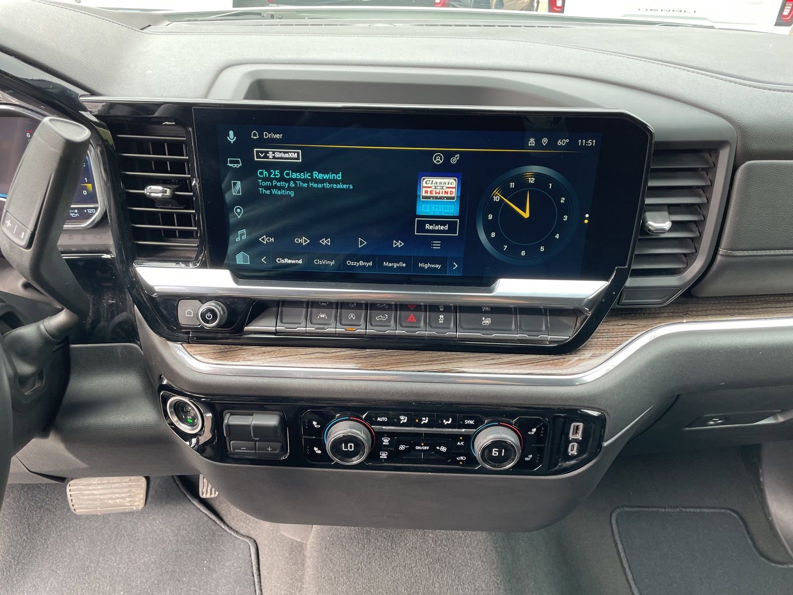 Used 2025 Chevrolet Silverado 1500 LT image 19