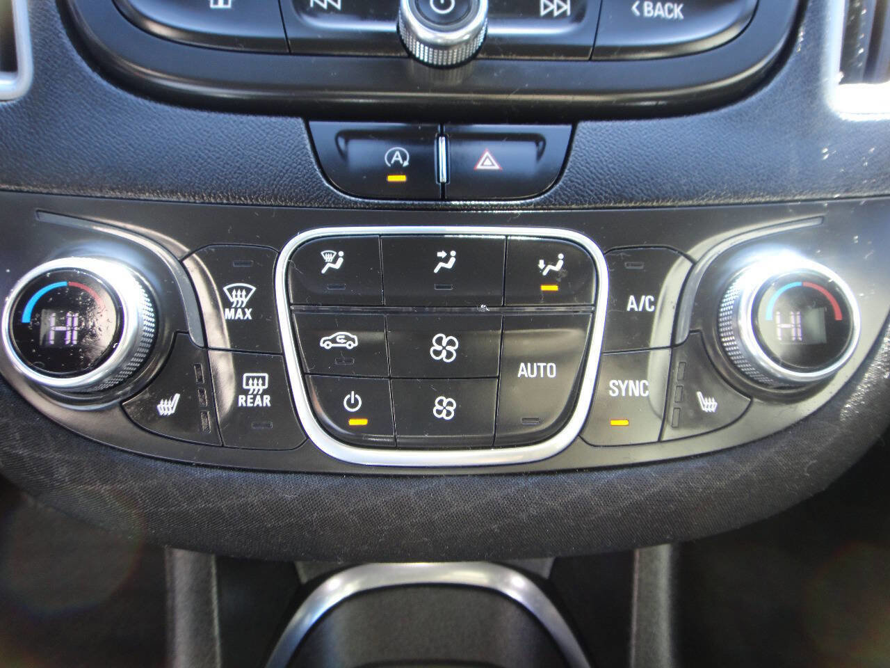 Used 2022 Chevrolet Malibu LT image 10