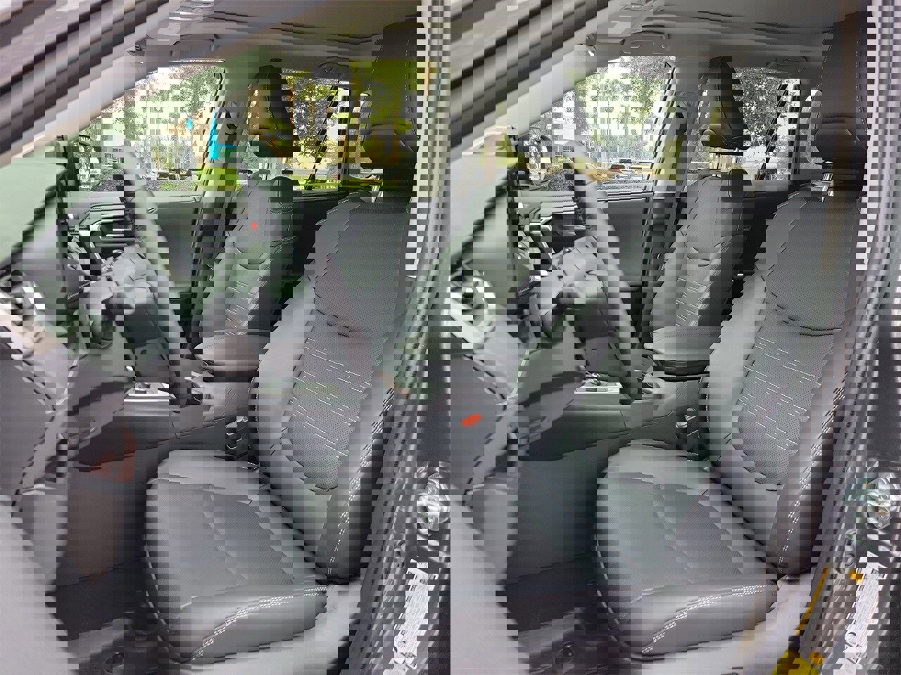 Used 2025 Toyota RAV4 Limited image 17