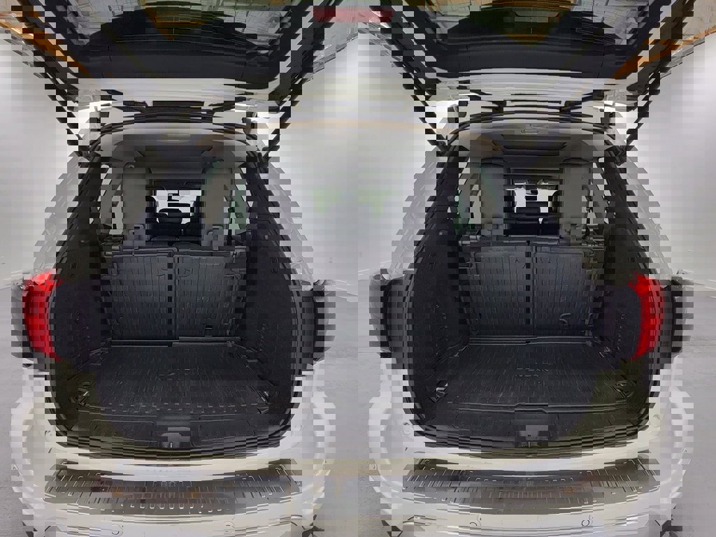 Used 2019 Nissan Pathfinder Platinum w/ Cargo Package image 33