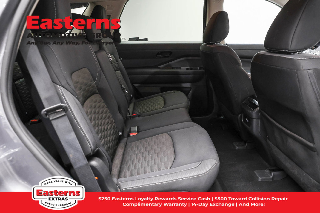 Used 2024 Nissan Pathfinder S AWD/4WD image 24