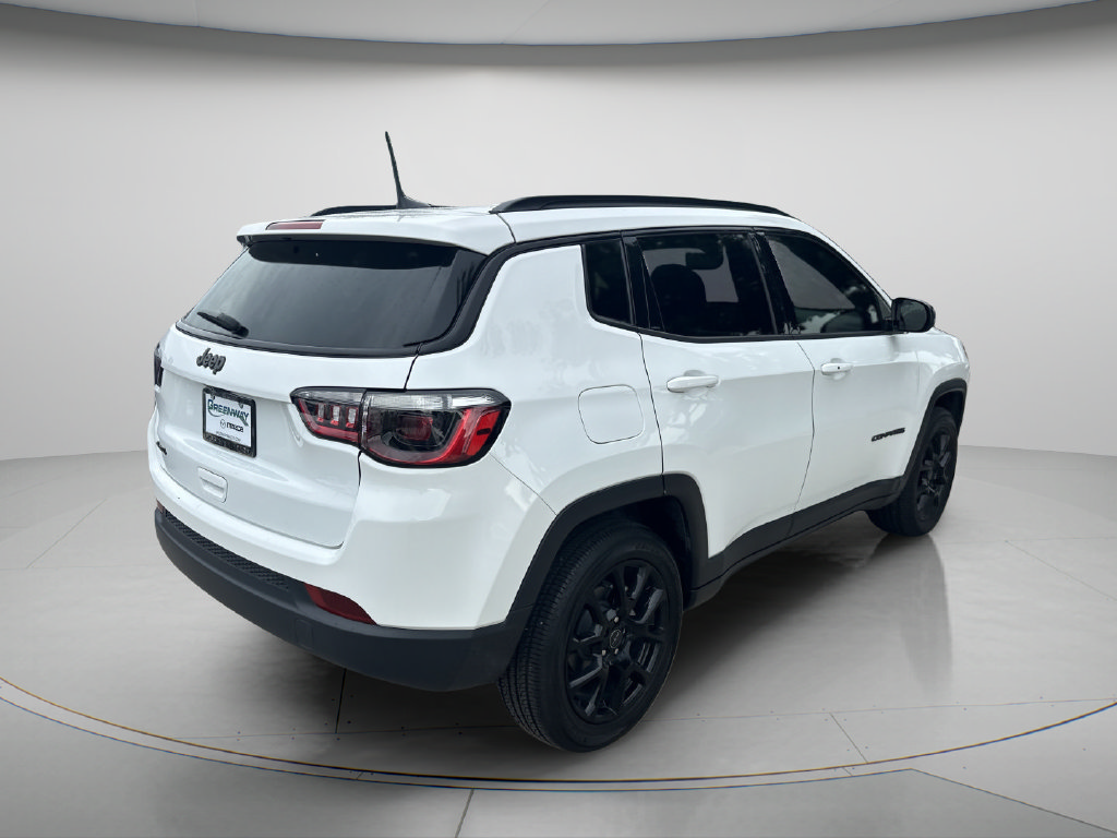 Used 2026 Jeep Compass Latitude AWD/4WD image 7