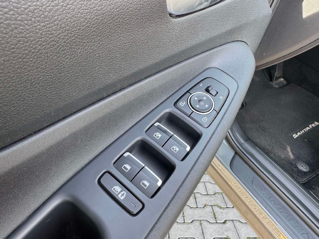 Used 2023 Hyundai Santa Fe SEL AWD/4WD image 18