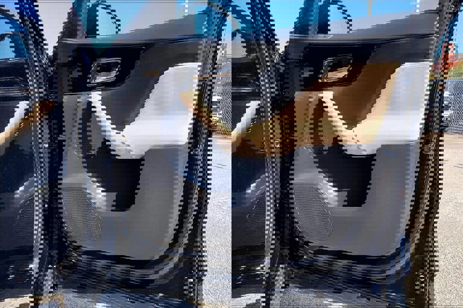 Used 2018 Jaguar F-PACE Premium image 23