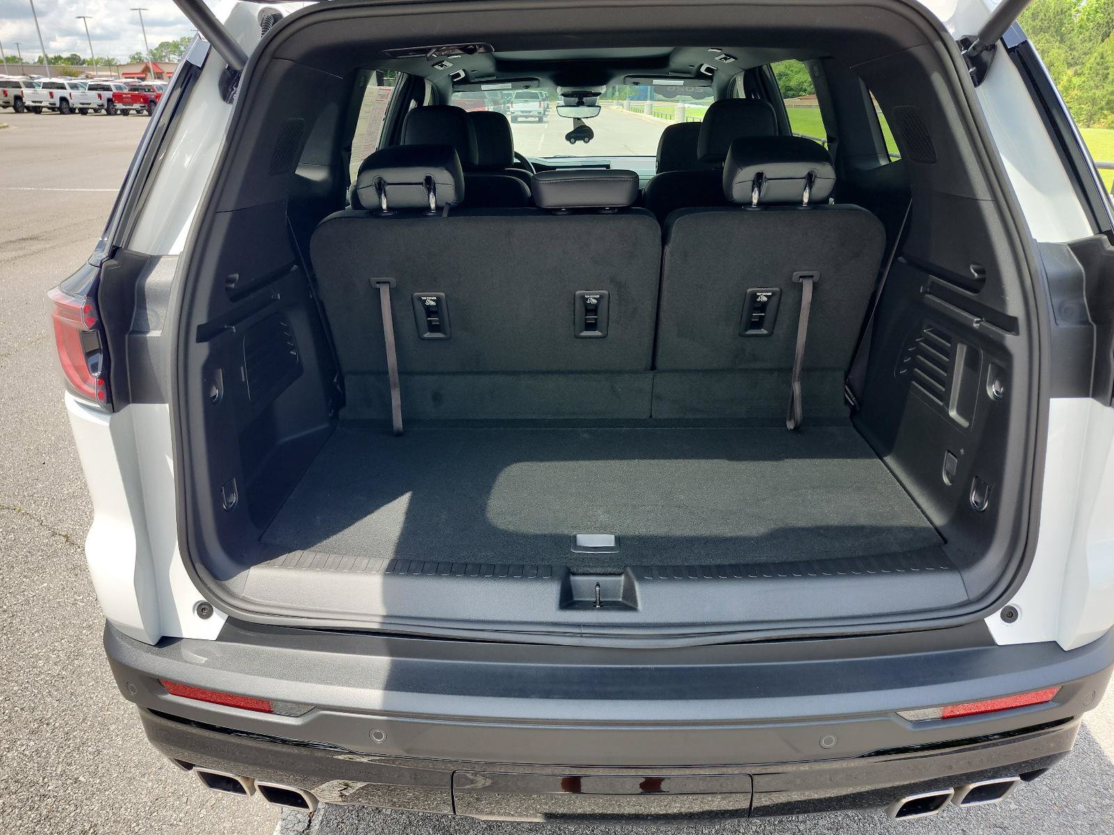 Certified 2026 GMC Acadia AT4 w/ Luxury Package AWD/4WD image 10
