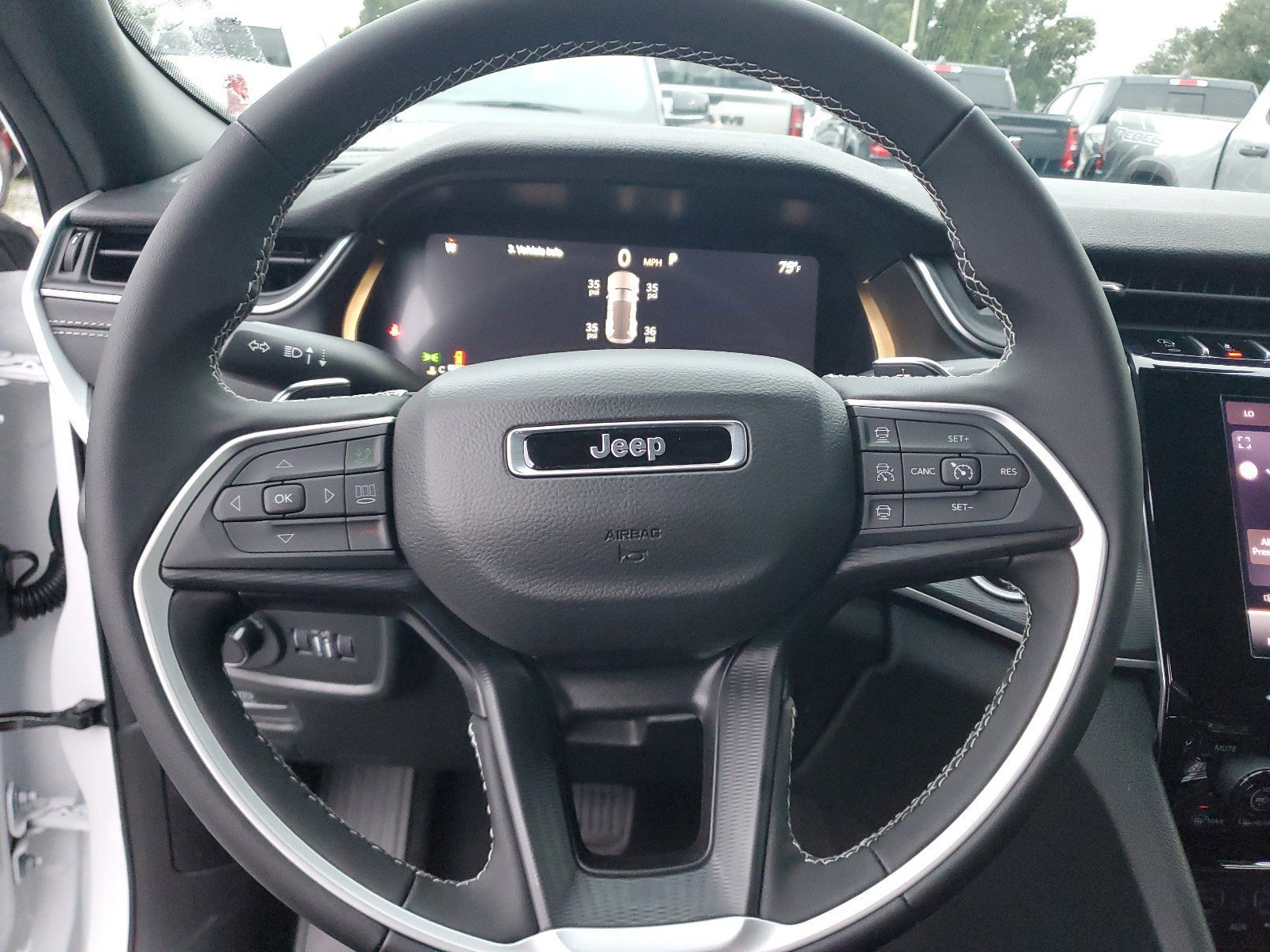 New 2025 Jeep Grand Cherokee Laredo image 21