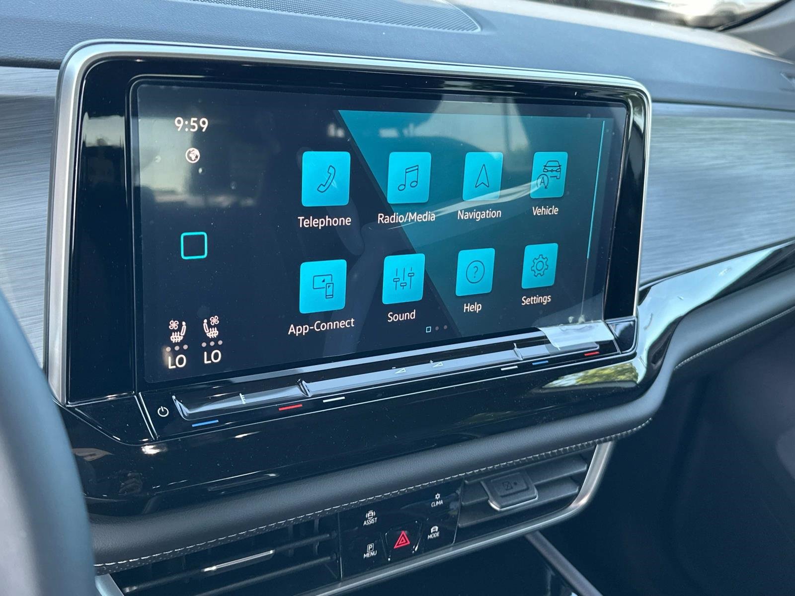 New 2025 Volkswagen Atlas Cross Sport SE image 9