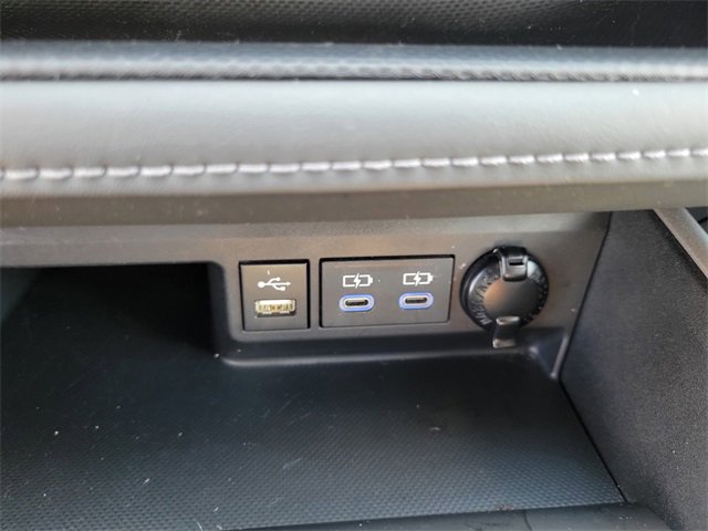 Used 2022 Toyota Highlander L image 28