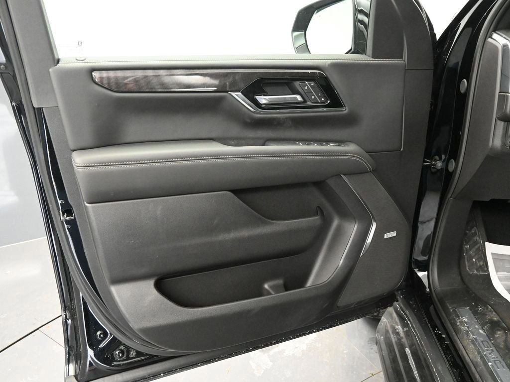 New 2026 GMC Yukon Elevation image 18