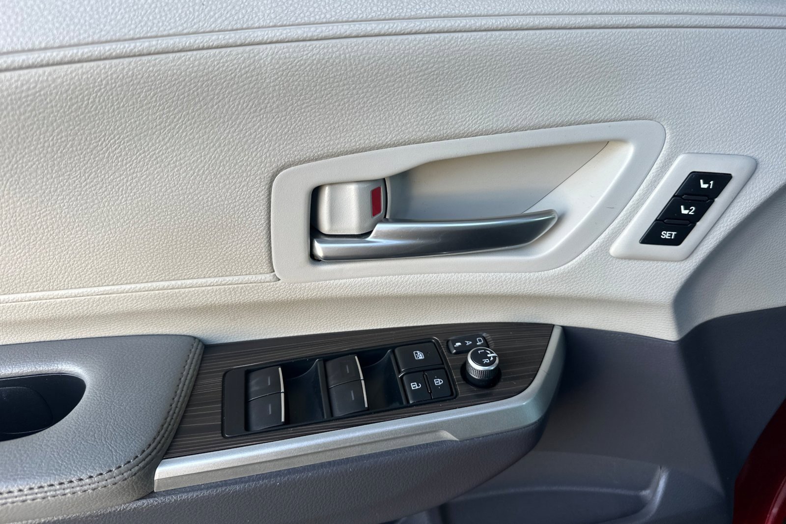 Certified 2021 Toyota Sienna Limited image 10