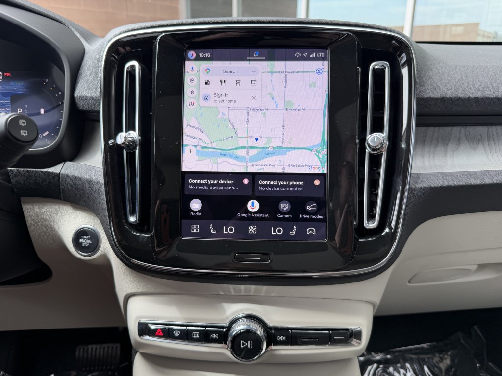 Used 2026 Volvo XC40 B4 Plus FWD image 18
