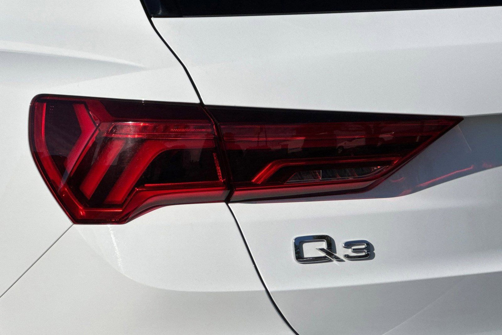 Used 2019 Audi Q3 2.0T Premium AWD/4WD image 12