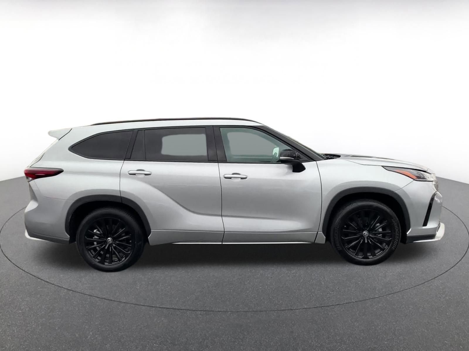 Used 2025 Toyota Highlander XSE image 16