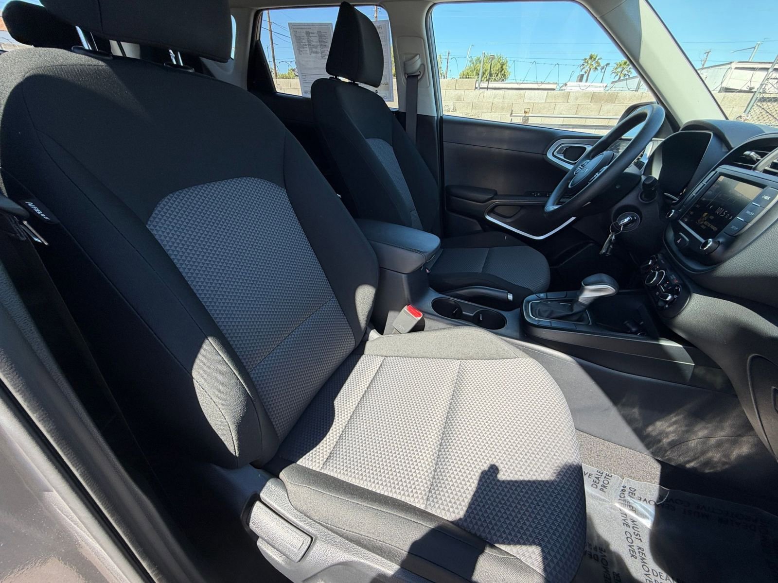 Used 2025 Kia Soul LX w/ LX Technology Package FWD image 34