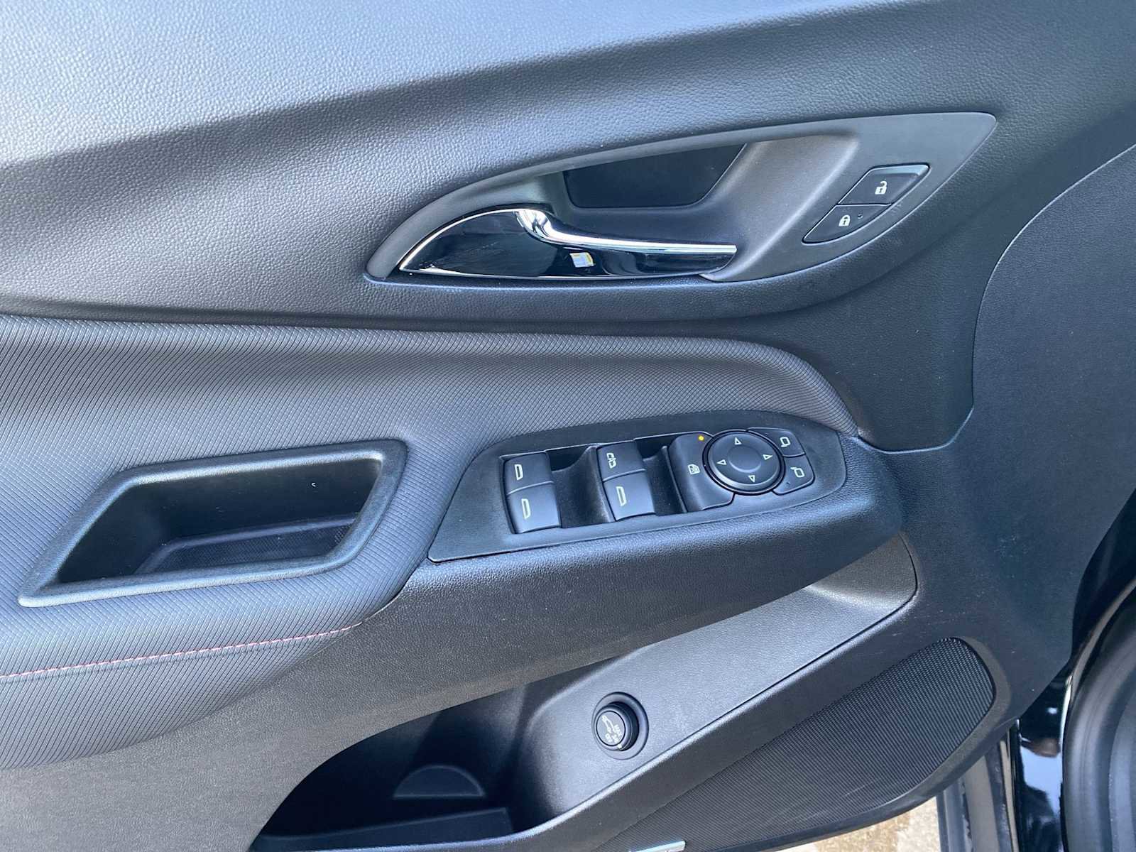 Used 2024 Chevrolet Equinox RS w/ RS Leather Package image 30