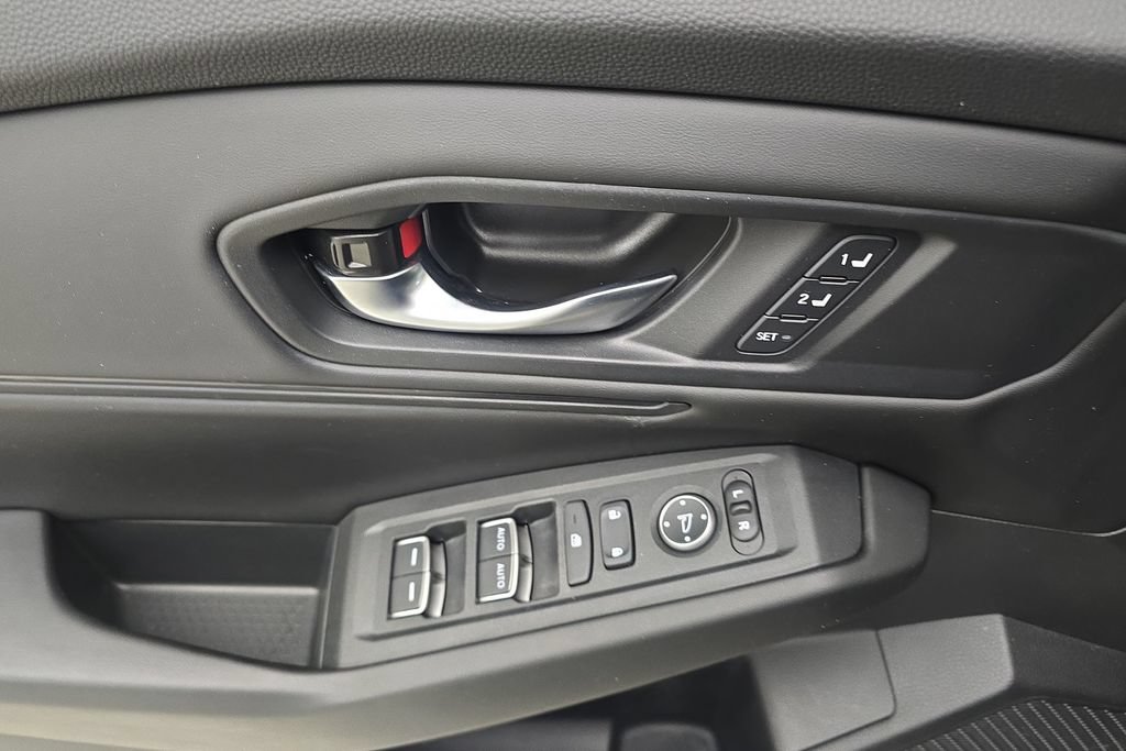 Used 2023 Honda Accord EX-L image 14