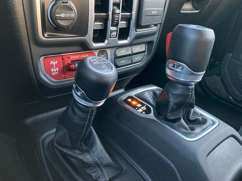 Used 2025 Jeep Wrangler Unlimited Rubicon w/ Convenience Group image 22