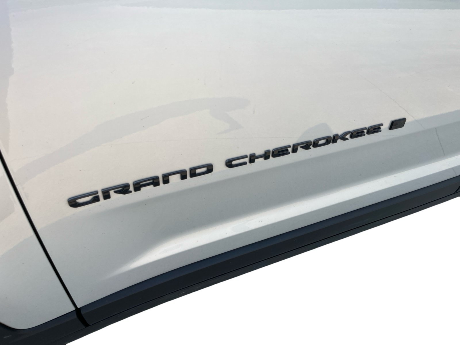 Used 2023 Jeep Grand Cherokee L Laredo AWD/4WD image 33
