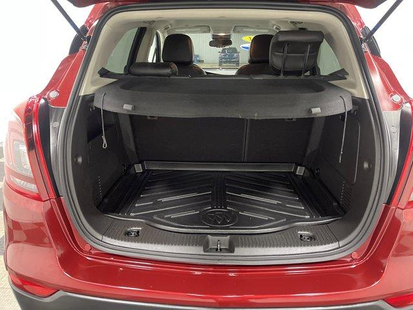 Used 2021 Buick Encore Preferred AWD/4WD image 13