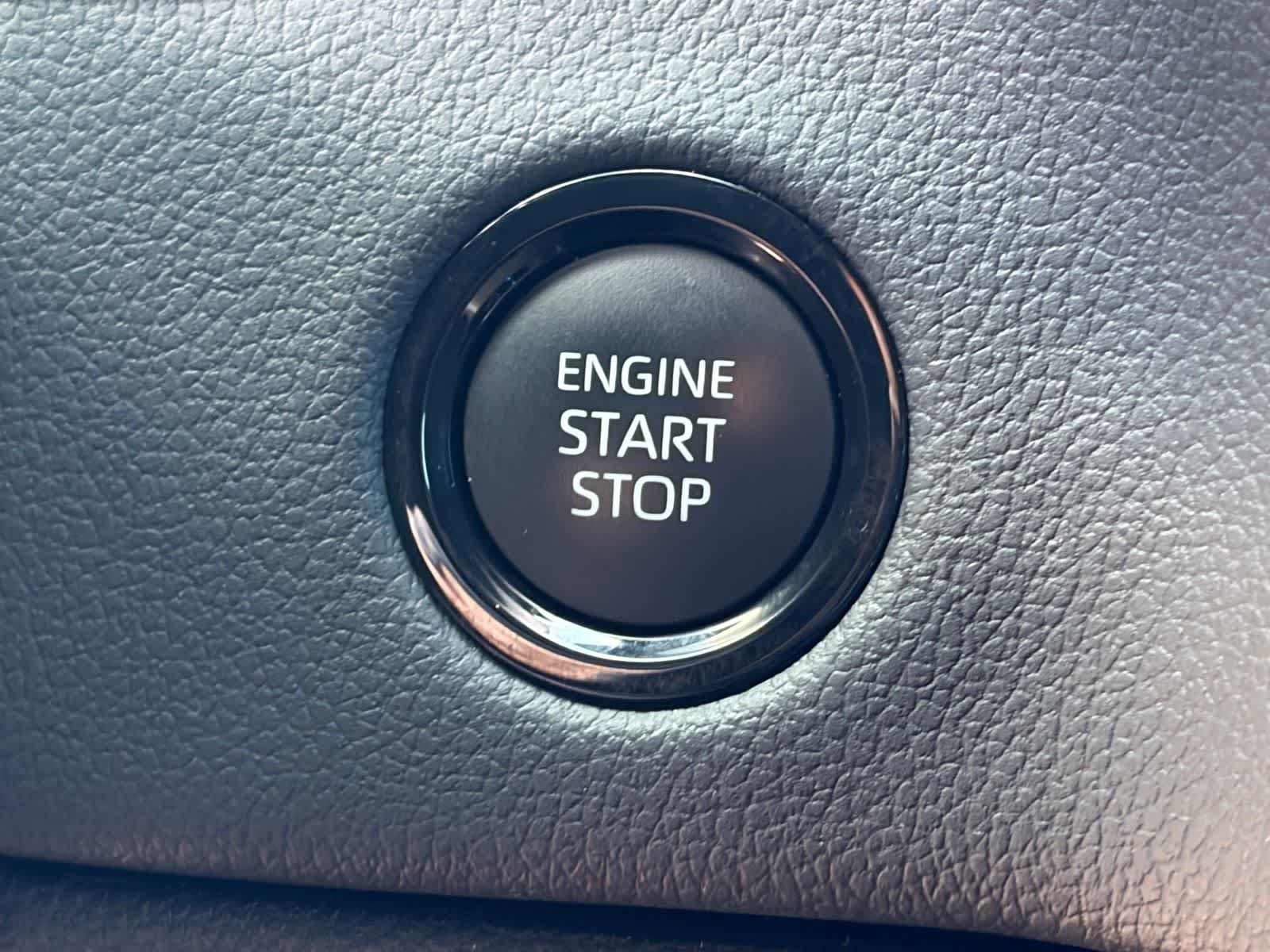 Used 2026 Toyota Tundra Limited AWD/4WD image 30